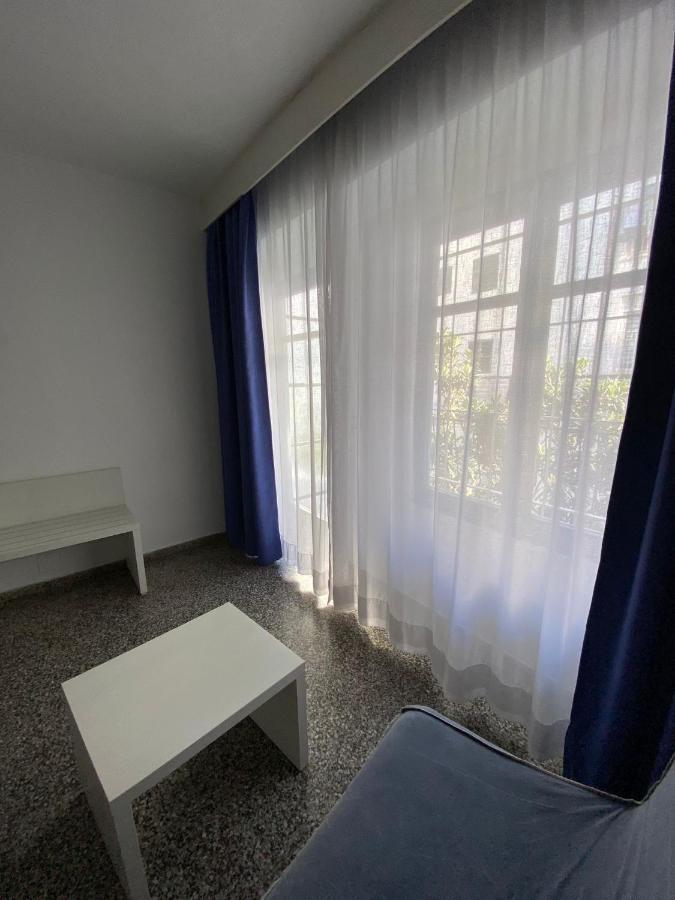 Hostal Pitiusa อิบิซาทาวน์ ภายนอก รูปภาพ