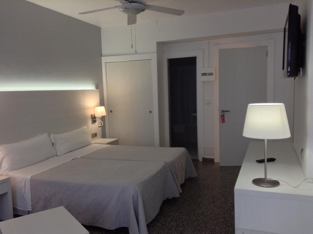 Hostal Pitiusa อิบิซาทาวน์ ห้อง รูปภาพ